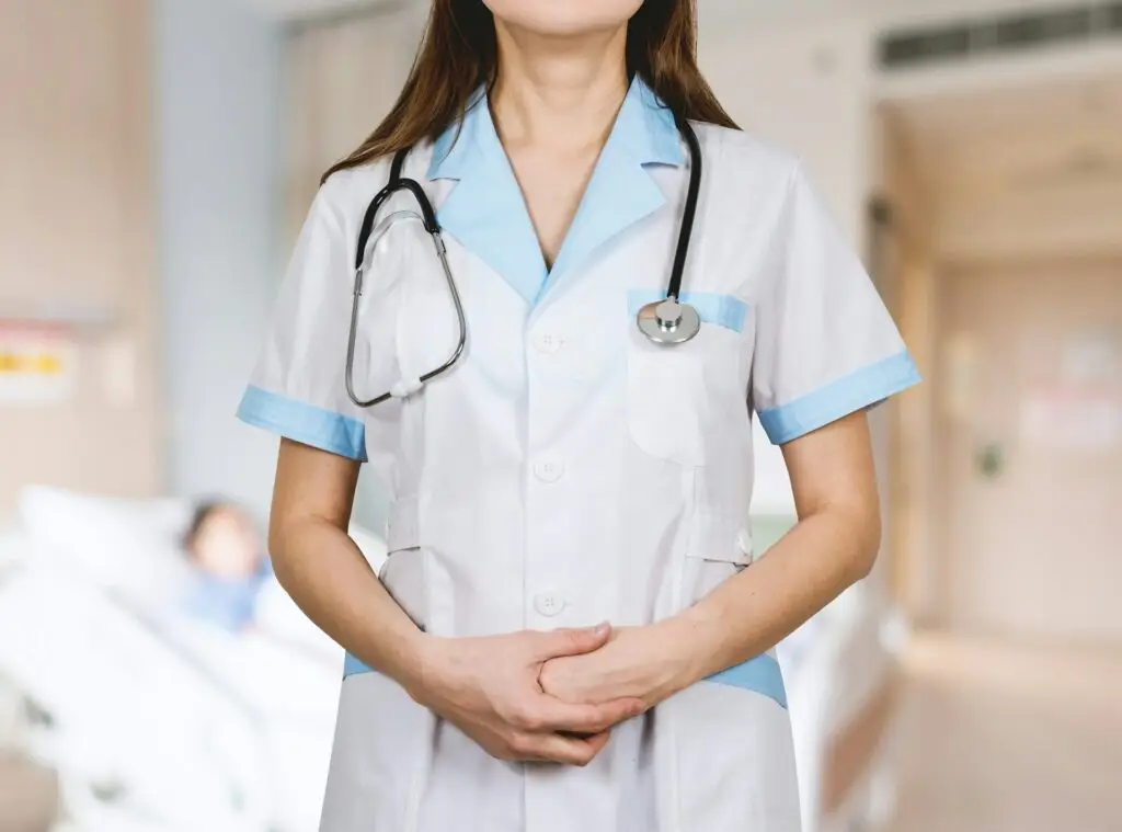 Pharmacist Alba Joseph with 7 years of experience providing online health advice at pHarmatonics